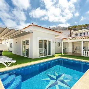 https://villa-costa-adeje.tenerifehoteles.net